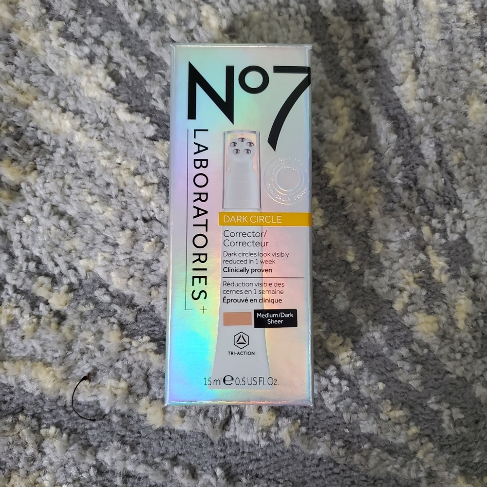 NWT Dark Circle Corrector